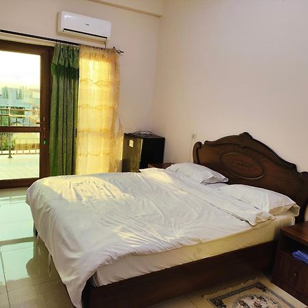 Apex Rest House Villa Yerevan Bagian luar foto