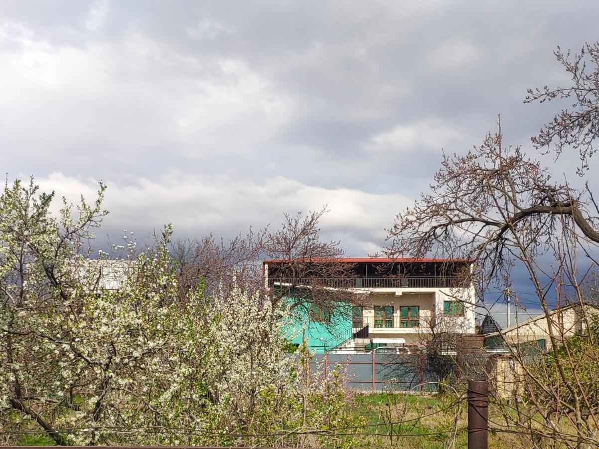 Apex Rest House Villa Yerevan Bagian luar foto