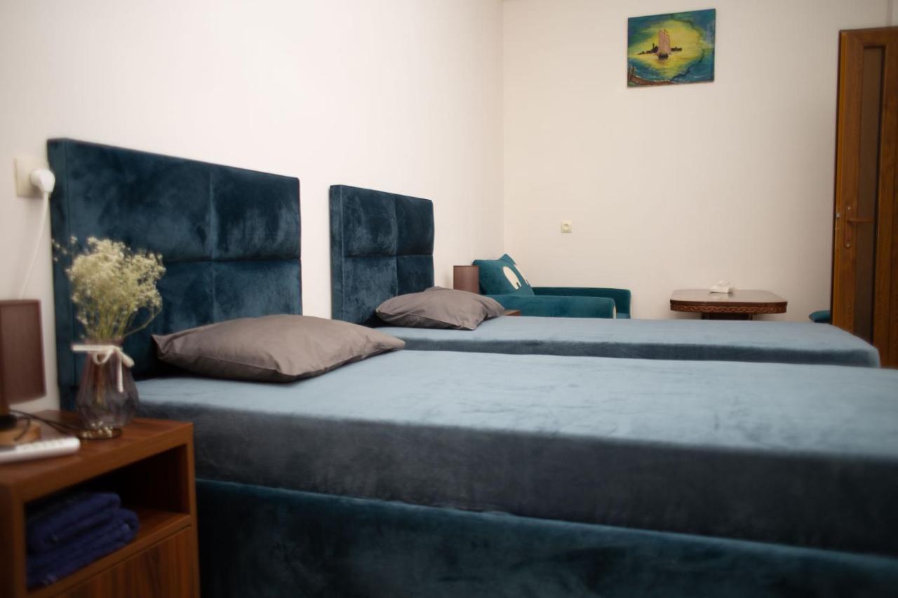 Apex Rest House Villa Yerevan Bagian luar foto
