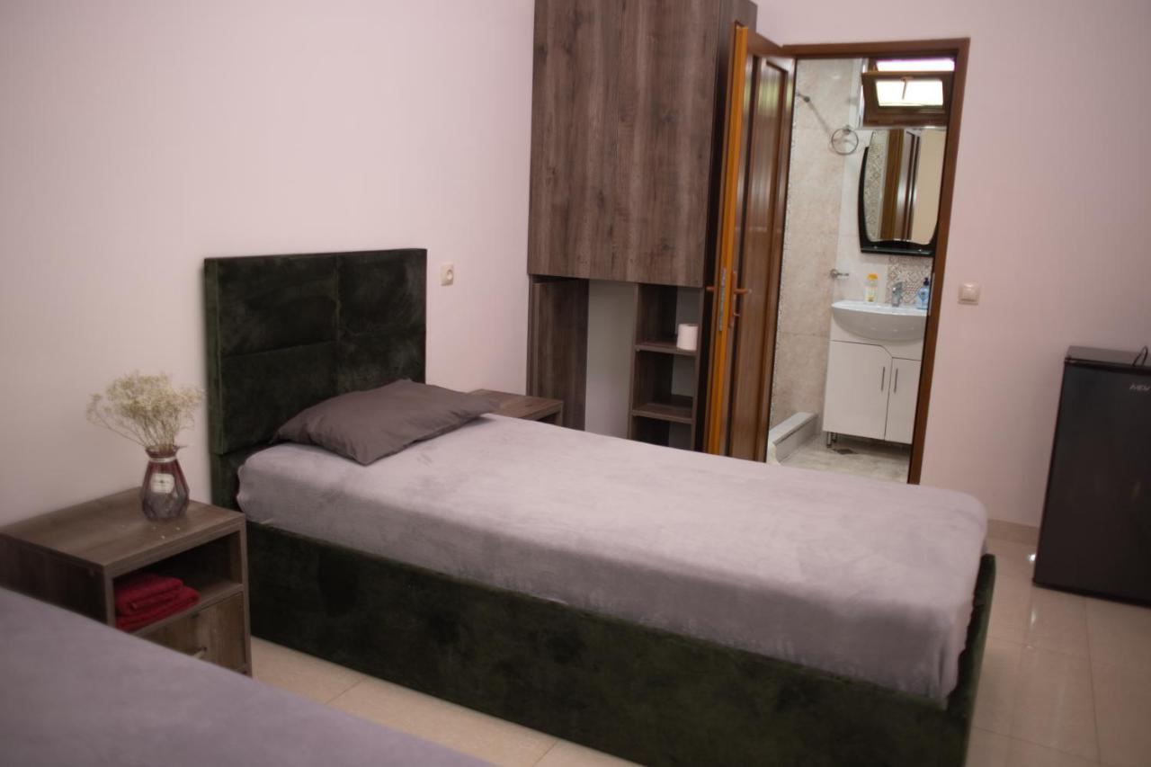 Apex Rest House Villa Yerevan Bagian luar foto