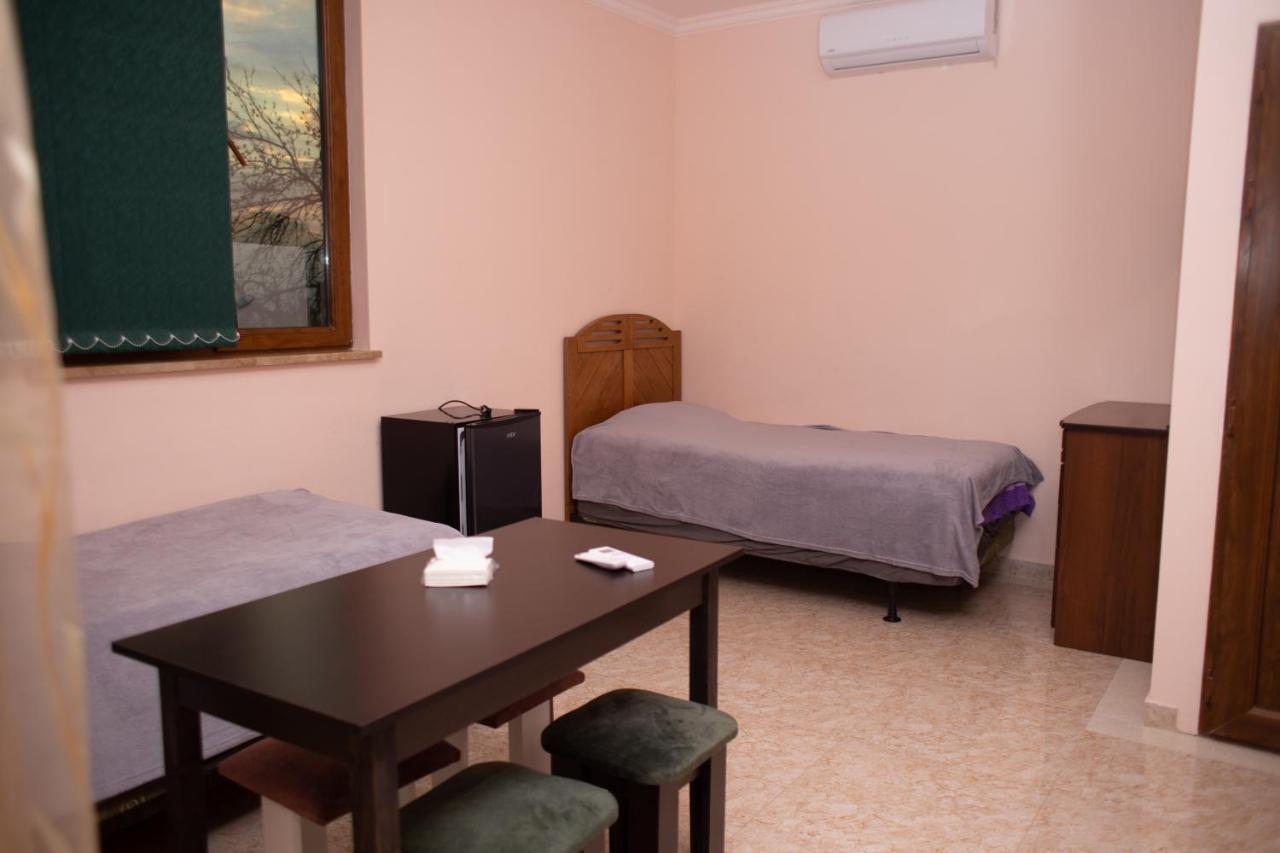 Apex Rest House Villa Yerevan Bagian luar foto