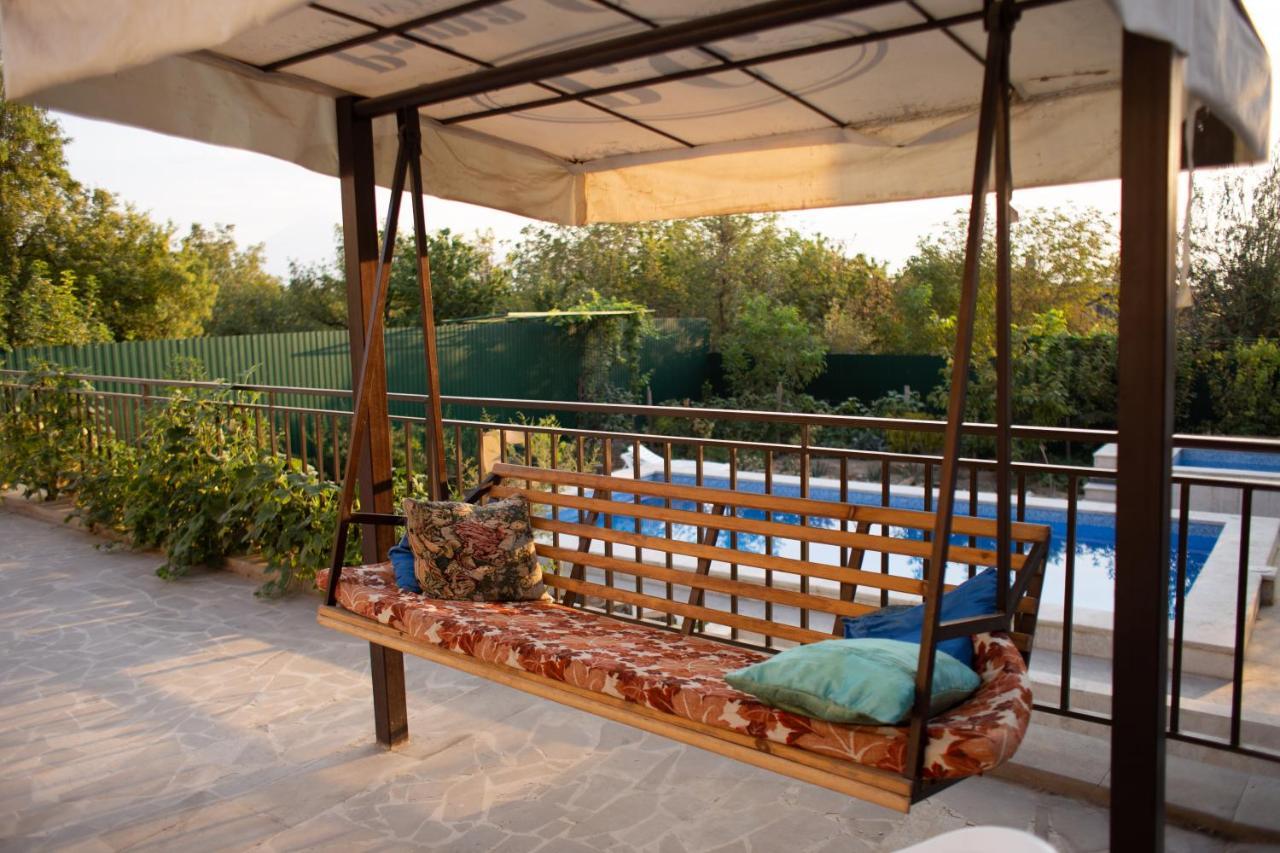 Apex Rest House Villa Yerevan Bagian luar foto