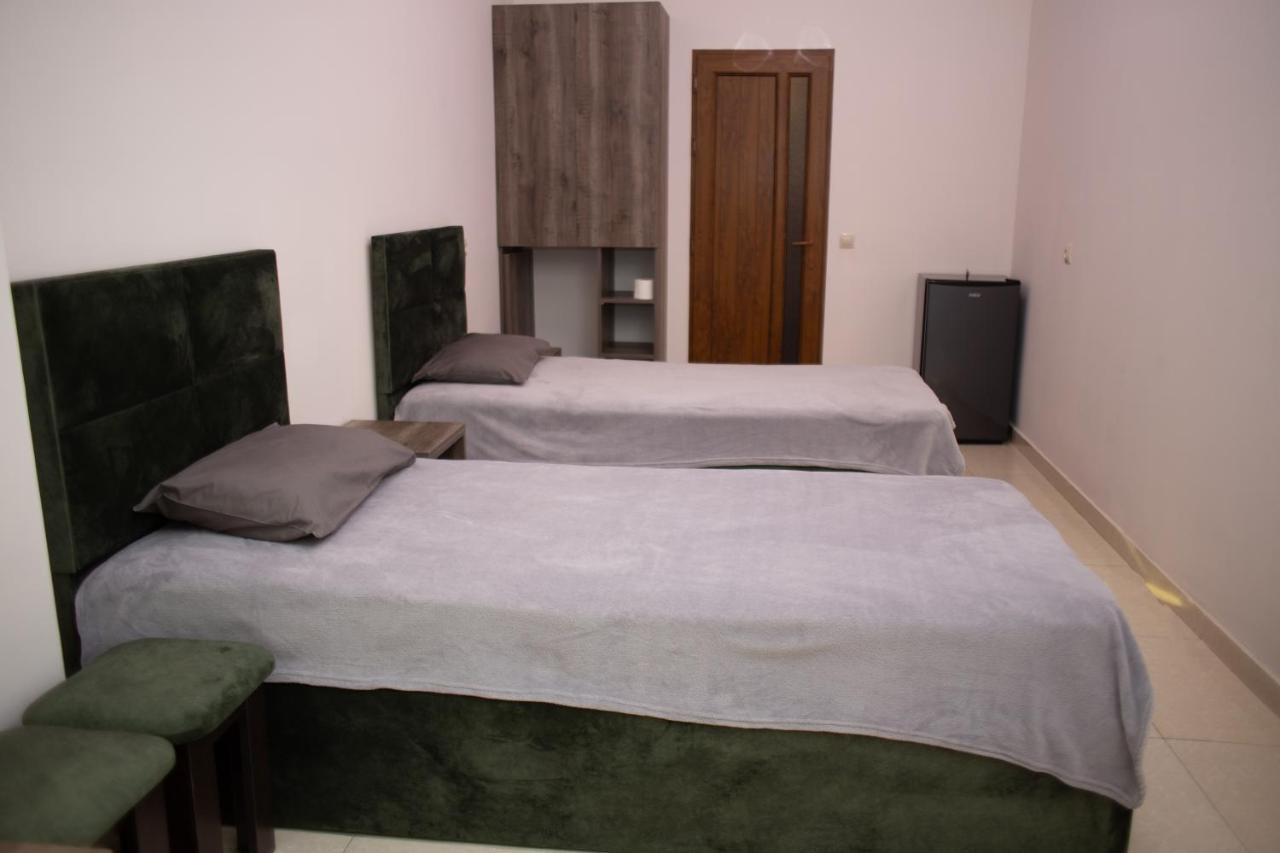 Apex Rest House Villa Yerevan Bagian luar foto