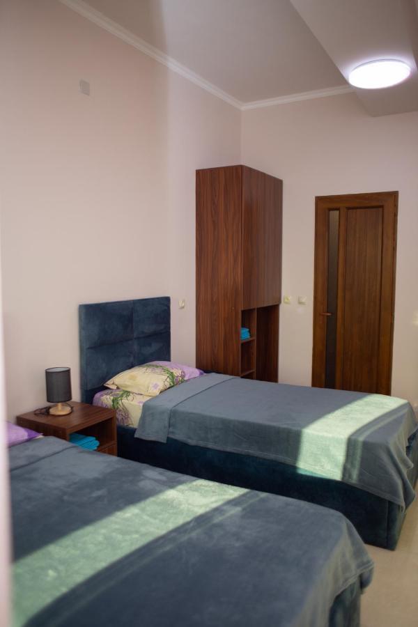 Apex Rest House Villa Yerevan Bagian luar foto