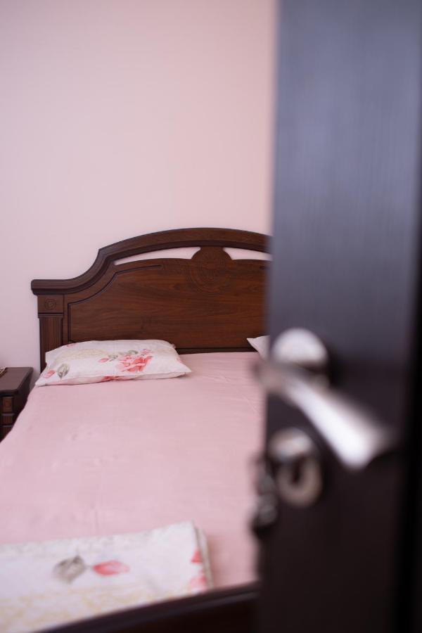 Apex Rest House Villa Yerevan Bagian luar foto