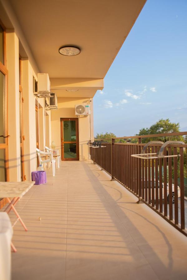 Apex Rest House Villa Yerevan Bagian luar foto