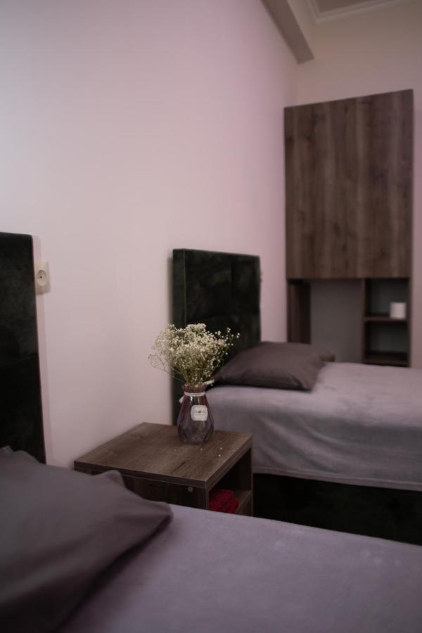 Apex Rest House Villa Yerevan Bagian luar foto