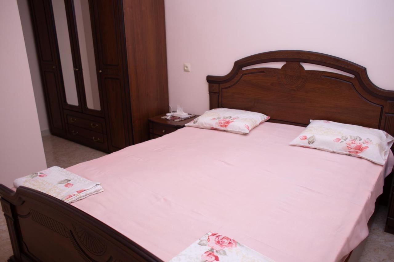 Apex Rest House Villa Yerevan Bagian luar foto