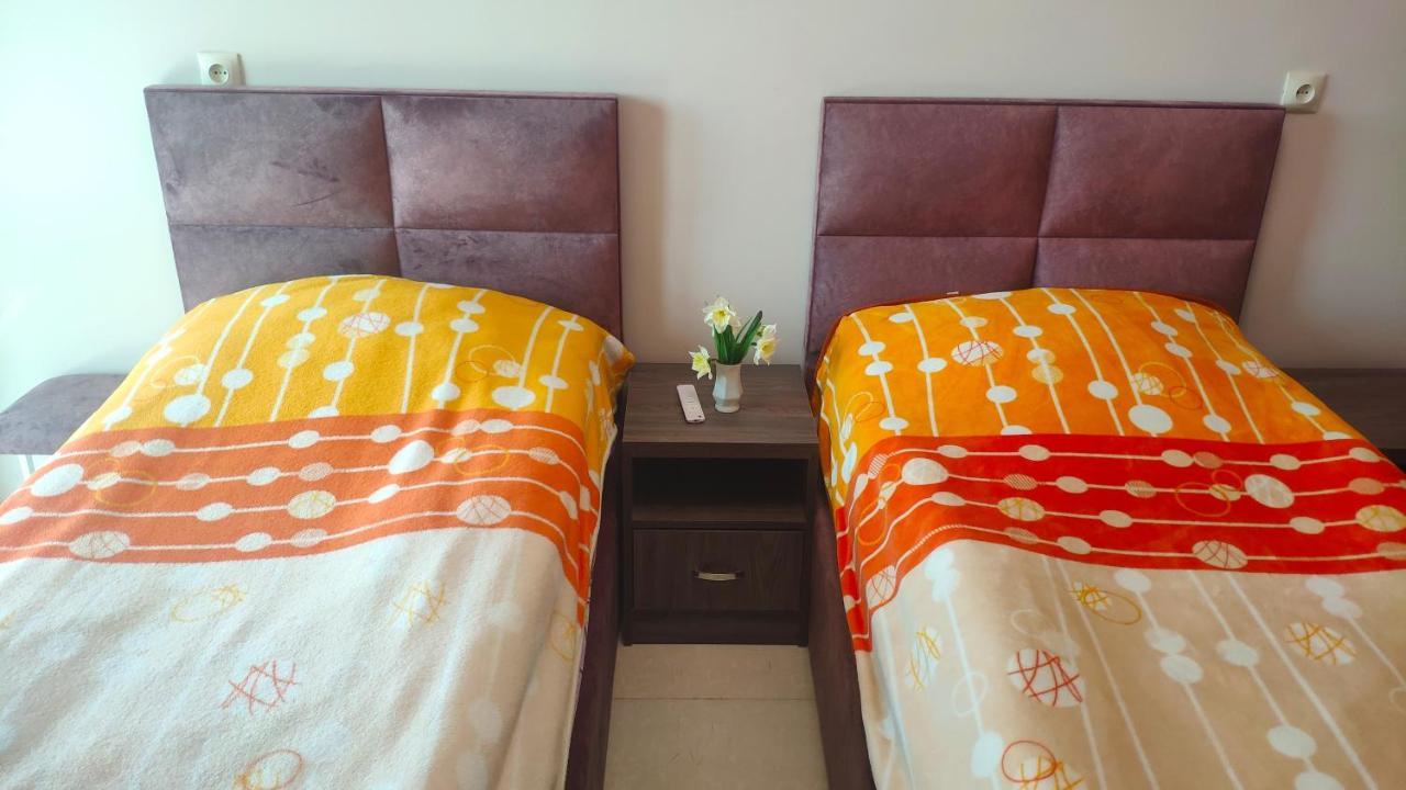 Apex Rest House Villa Yerevan Bagian luar foto