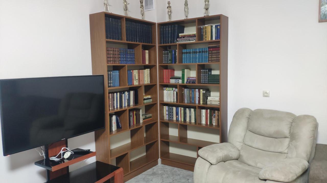 Apex Rest House Villa Yerevan Bagian luar foto