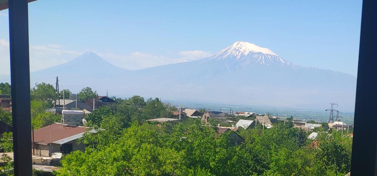 Apex Rest House Villa Yerevan Bagian luar foto
